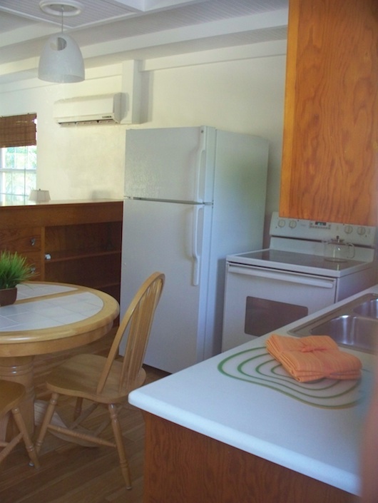 Small Apartment Decorating - Kitchen